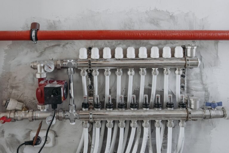 Wasserleitung 16mm oder 20mm – Welcher Durchmesser passt? Wasserleitung 16mm oder 20mm – Verteiler mit Kunststoffrohren