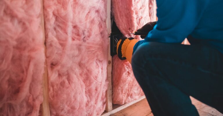 Holzfaserdämmung schneiden: So gelingt es sauber
