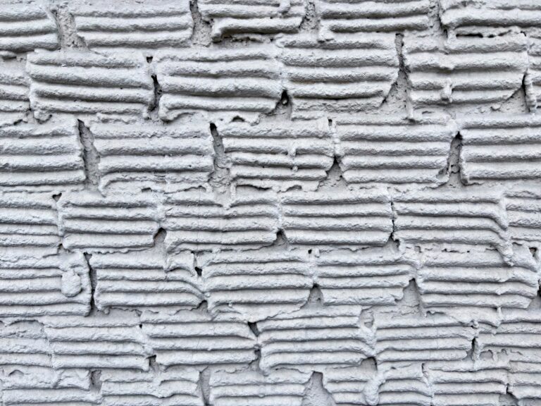 Wandgestaltung mit Quarzsand: Anleitung und Tipps Wandgestaltung mit Quarzsand – texturierte Wandoberfläche mit mineralischem Putz