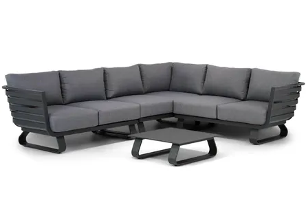 Holz, Aluminium oder Polyrattan: Welches Material gehört auf Ihre Terrasse?